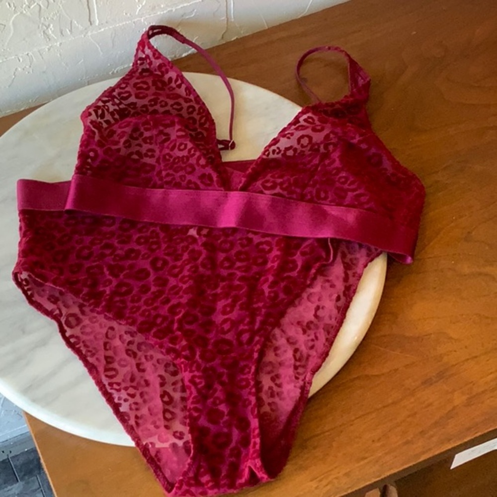 UNDERSTATEMENT leopard print set